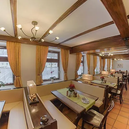 מלון Kastenauer Hof 3*